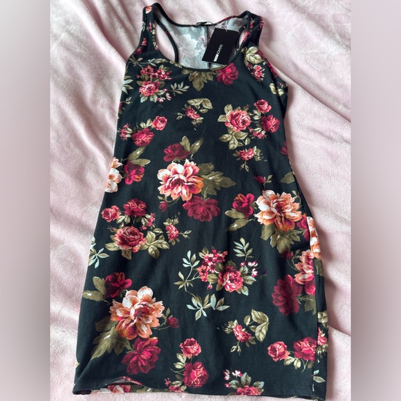 NWT Floral Black Bodycon Dress - Picture 4 of 5